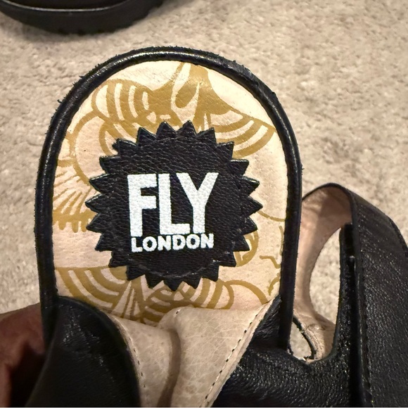 Size 9.5 Fly London Black Women's Sandals - Picture 5 of 6
